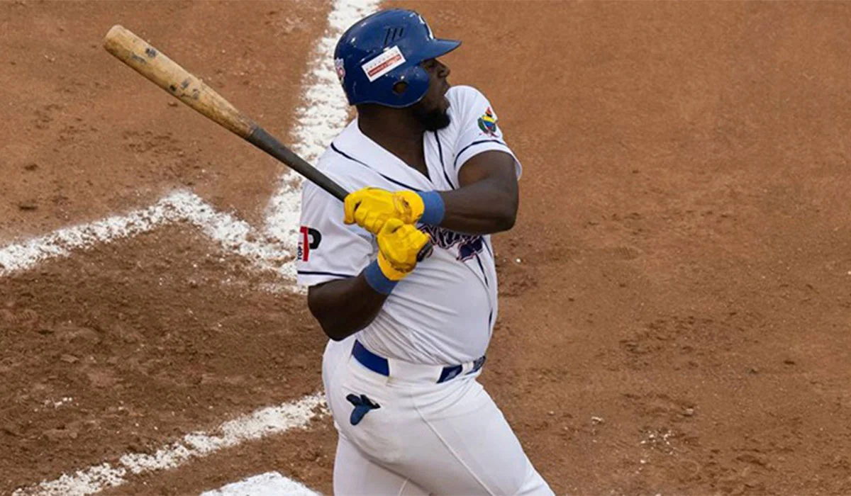 Magallanes renueva su roster: 31 fuera, Yoel Yanqui adentro 1 El cubano Yoel Yanqui jugará con los Navegantes del Magallanes