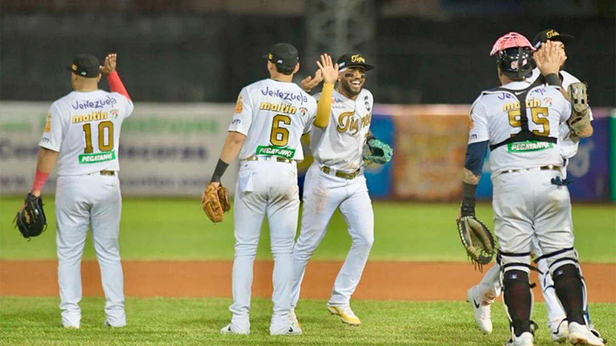 Tigres y Leones ganan en el inicio de la LVBP.