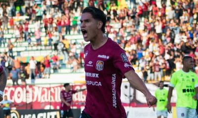 Un aguerrido Carabobo FC, con dos jugadores menos, consigue su primera victoria en casa 5 Un aguerrido Carabobo FC, con dos jugadores menos, consigue su primera victoria en casa