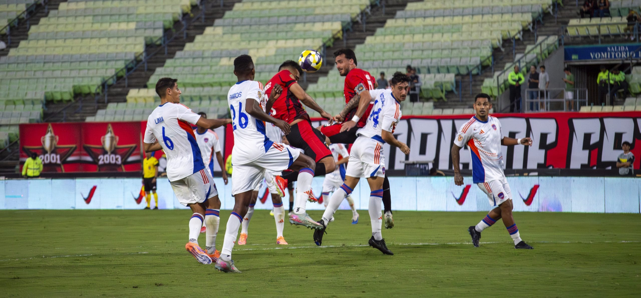 ¡Guerra de penales y tablas en el Olímpico! El Caracas y la Academia no se sacaron ventaja