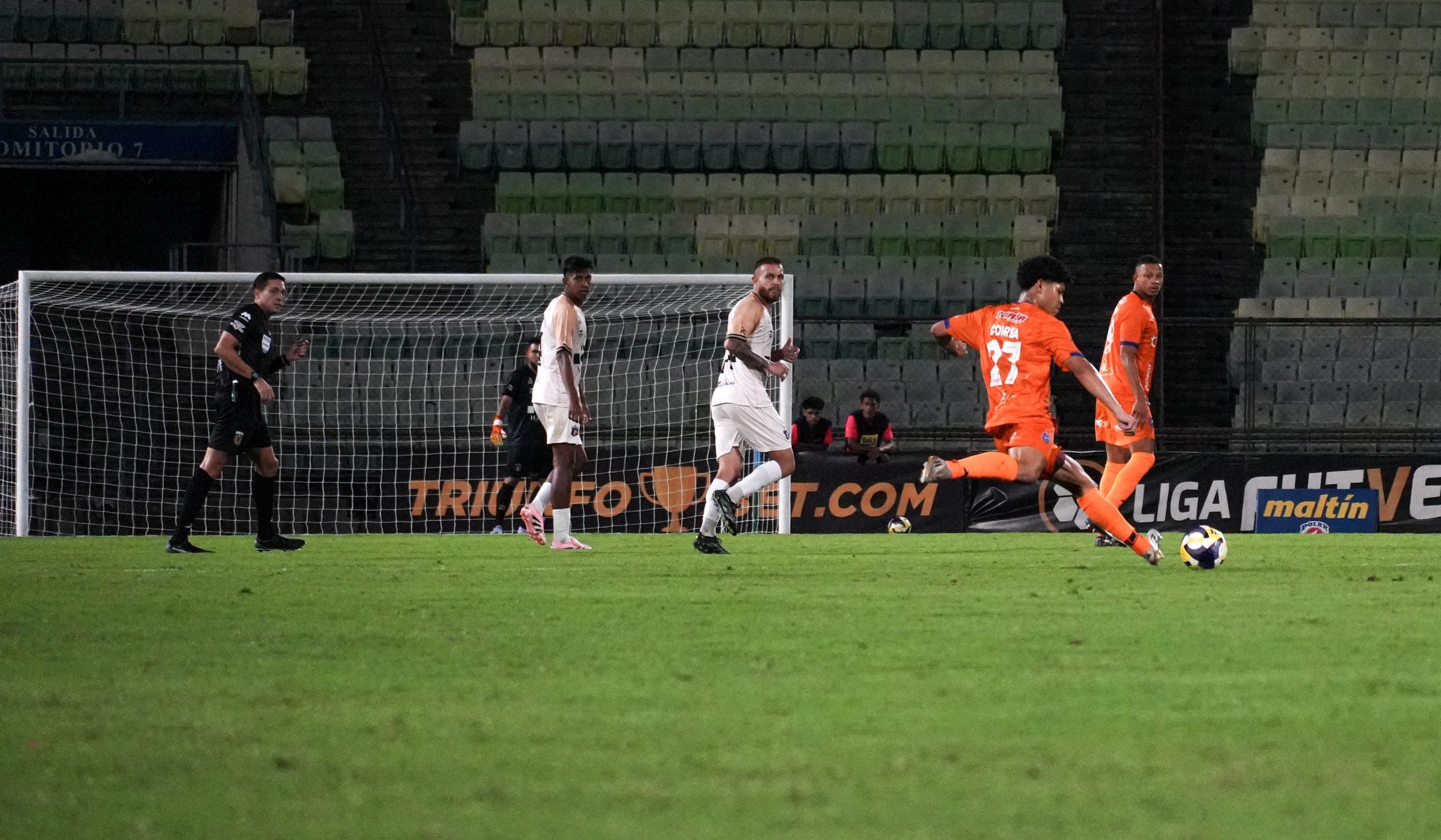 José Correa del Deportivo La Guaira vs Monagas